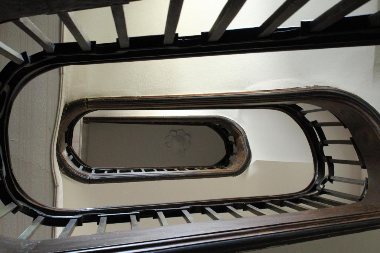La Suite Du Peintre Oloron-Sainte-Marie Esterno foto